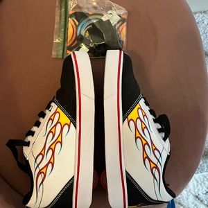 Heely’s boys’ roller shoes size 4